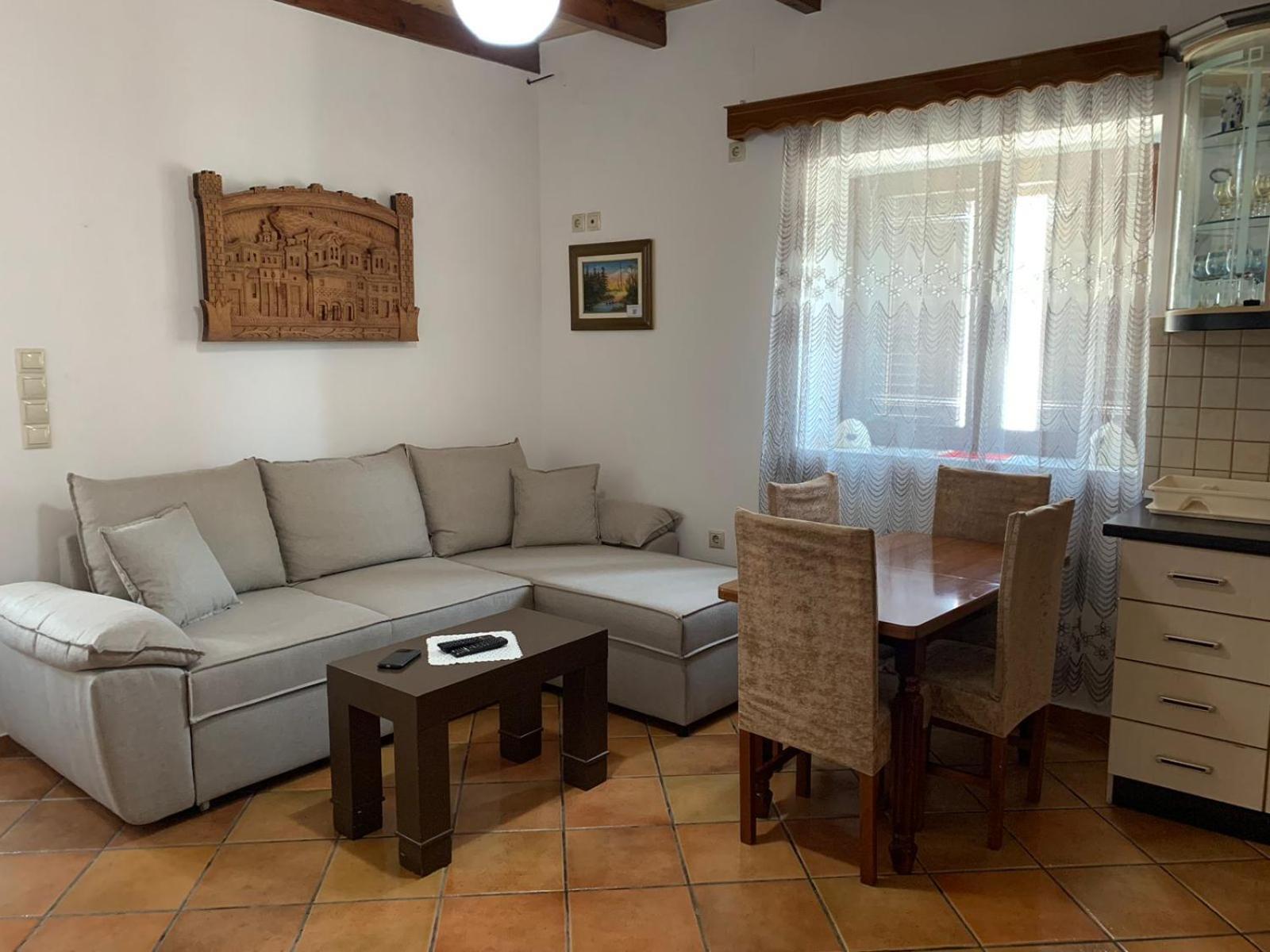 Nomad House-Entire House At Your Disposal,4 Guests Berat Exteriér fotografie
